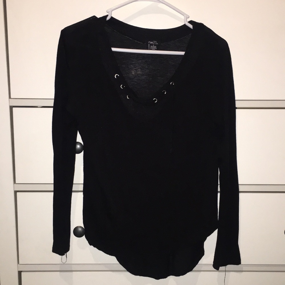 Black Long Sleeve V-Neck